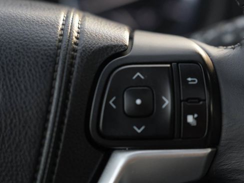 Used 2015 Toyota Highlander XLE AWD/4WD image 16