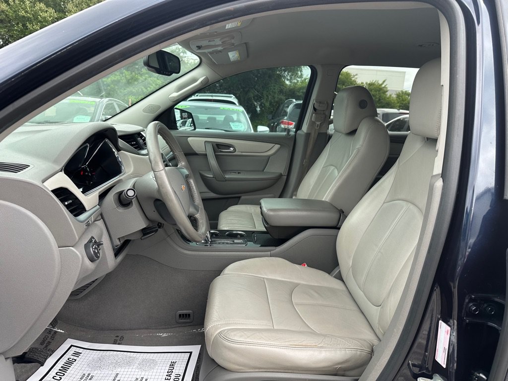 Used 2016 Chevrolet Traverse LT FWD image 10
