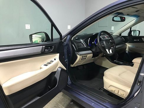 Used 2017 Subaru Legacy 2.5i Premium w/ Moonroof Package AWD/4WD image 9