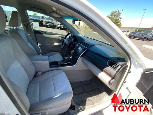 Used 2015 Toyota Camry LE FWD image 12