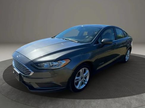 Used 2018 Ford Fusion S FWD image 3