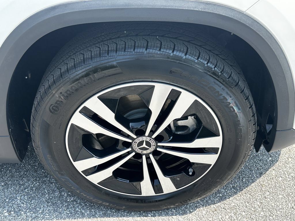 Certified 2026 Mercedes-Benz GLA 250 4MATIC w/ Exclusive Package image 14