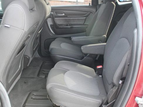 Used 2017 Chevrolet Traverse LT w/ Style and Technology Package FWD image 16