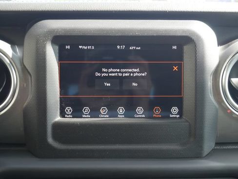 Used 2018 Jeep Wrangler Unlimited Sahara w/ Cold Weather Group AWD/4WD image 4