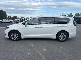 Used 2018 Chrysler Pacifica Touring-L FWD video 2