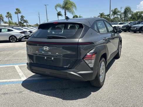 Certified 2025 Hyundai Kona SE FWD image 6
