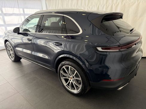 New 2026 Porsche Cayenne image 3