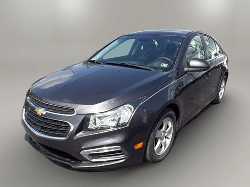 Used 2016 Chevrolet Cruze LT w/ Technology Package FWD image 1