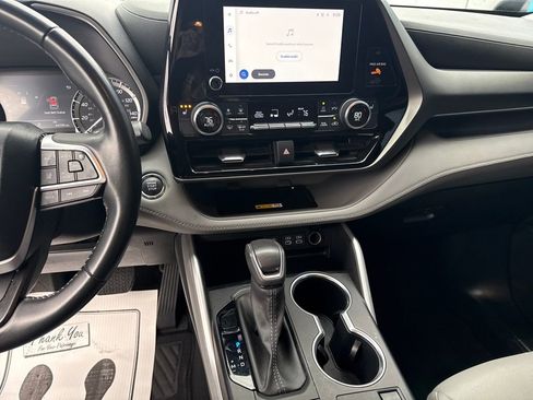 Used 2023 Toyota Highlander XLE image 21