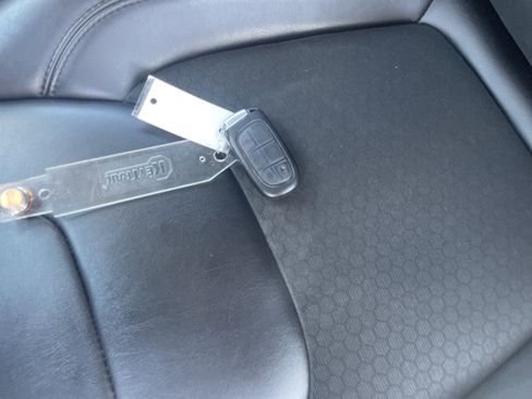 Used 2021 Jeep Cherokee Latitude Plus FWD image 34