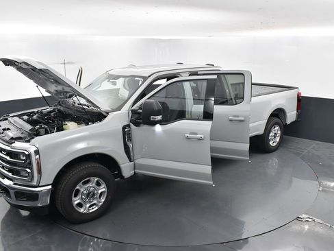 New 2026 Ford F250 XLT w/ XLT Premium Package RWD image 37