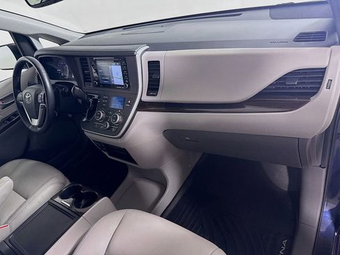Certified 2020 Toyota Sienna XLE w/ XLE Navigation Package image 28
