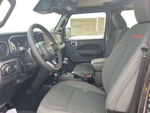 New 2025 Jeep Wrangler Rubicon w/ Convenience Group image 9