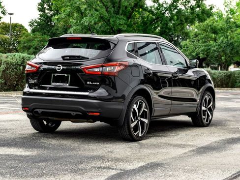 Used 2022 Nissan Rogue Sport SL w/ Premium Package image 5