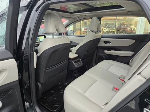 Used 2024 Nissan Ariya FWD image 16