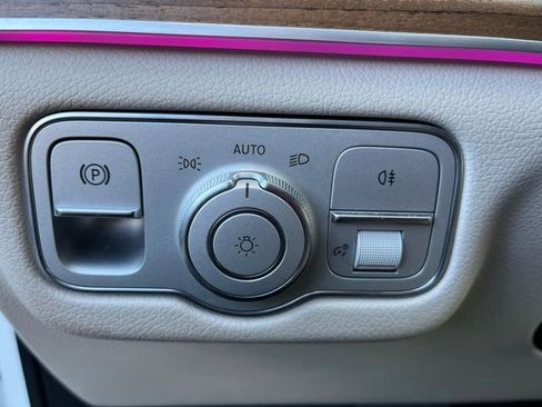 Used 2024 Mercedes-Benz GLS 450 4MATIC image 17