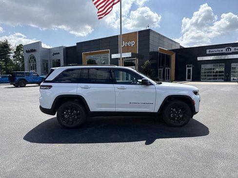New 2026 Jeep Grand Cherokee Altitude AWD/4WD image 14