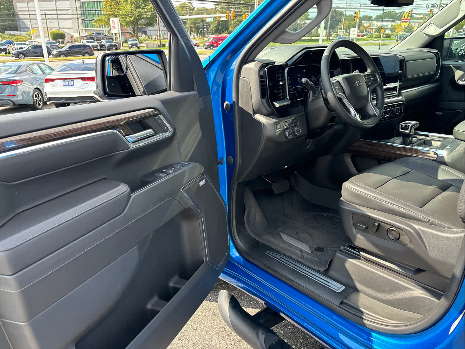 Certified 2023 Chevrolet Silverado 1500 RST w/ Convenience Package II AWD/4WD image 7