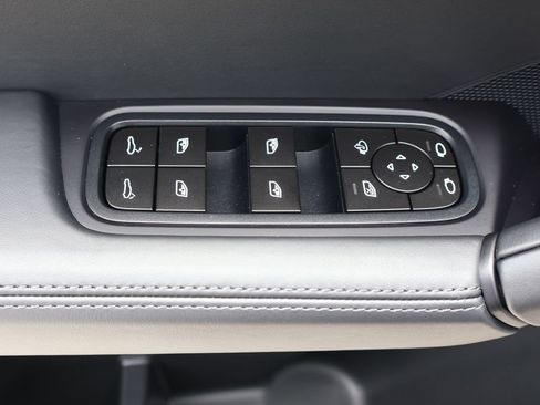 Used 2026 Porsche Cayenne S AWD/4WD image 10