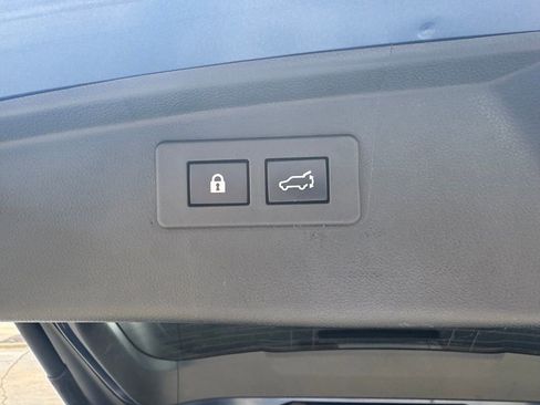 Used 2022 Subaru Outback Touring XT AWD/4WD image 13