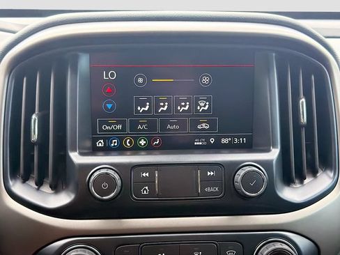 Used 2021 Chevrolet Colorado Z71 w/ Safety Package AWD/4WD image 32
