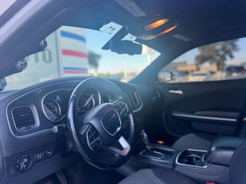 Used 2015 Dodge Charger R/T image 37