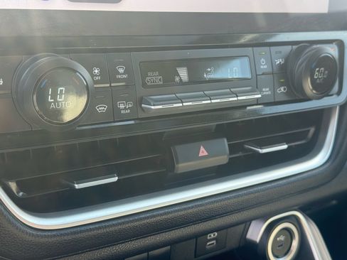 Used 2025 Toyota Grand Highlander AWD image 27