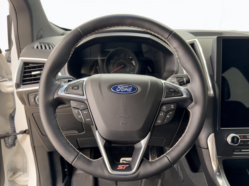 Used 2023 Ford Edge ST AWD/4WD image 10
