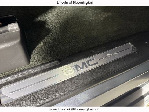 Used 2018 GMC Yukon SLT AWD/4WD image 19