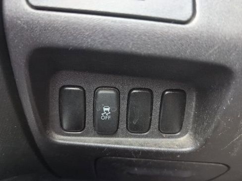 Used 2012 Mitsubishi Outlander SE AWD/4WD image 19