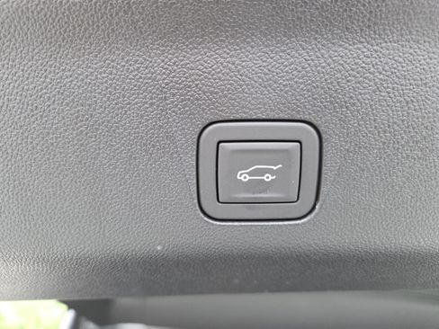New 2026 GMC Yukon XL AT4 w/ AT4 Premium Plus Package AWD/4WD image 28