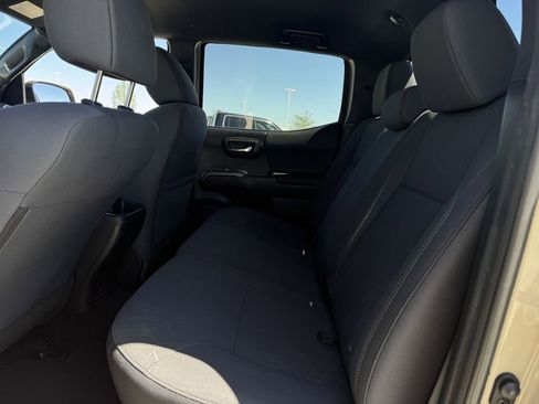 Used 2019 Toyota Tacoma TRD Off-Road image 28