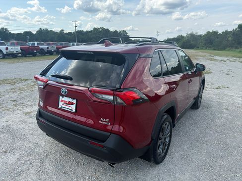 Used 2023 Toyota RAV4 XLE Premium AWD/4WD image 6