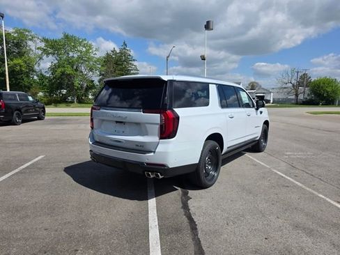 New 2026 GMC Yukon XL Denali Ultimate AWD/4WD image 3