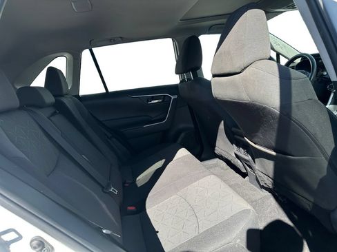 Used 2022 Toyota RAV4 XLE w/ Convenience Package AWD/4WD image 18