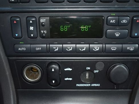 Used 2002 Ford Thunderbird RWD image 6