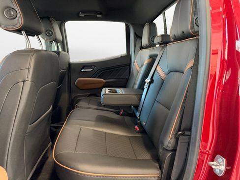 Certified 2024 GMC Canyon AT4 w/ AT4 Premium Package AWD/4WD image 13