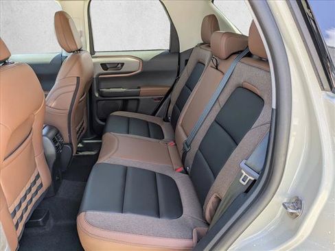 Used 2025 Ford Bronco Sport Outer Banks AWD/4WD image 17