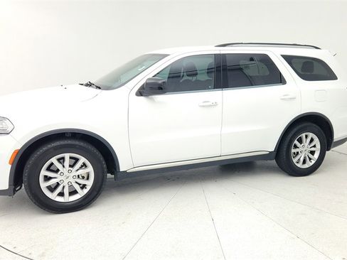 Used 2023 Dodge Durango SXT Launch Edition image 2