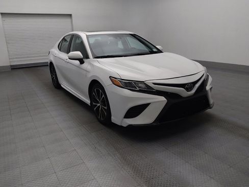 Used 2020 Toyota Camry SE image 13