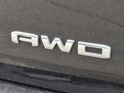 Used 2024 GMC Terrain SLT image 22