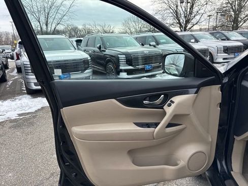 Used 2014 Nissan Rogue SL w/ SL Premium Package image 37