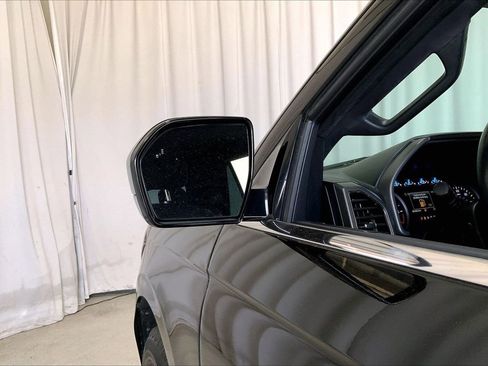 Used 2021 Ford Expedition XLT RWD image 10