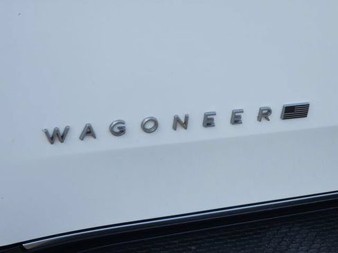 Certified 2024 Jeep Wagoneer L Series II RWD image 12