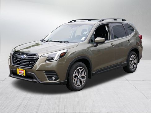 Used 2024 Subaru Forester Premium AWD/4WD image 3