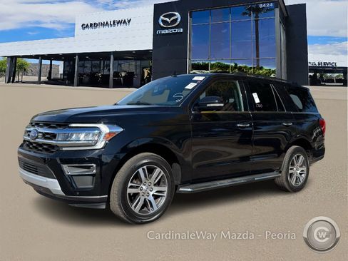 Used 2023 Ford Expedition Limited image 2