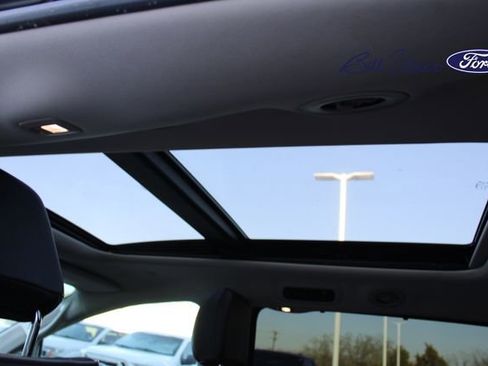 Used 2023 Chrysler Pacifica Limited image 17