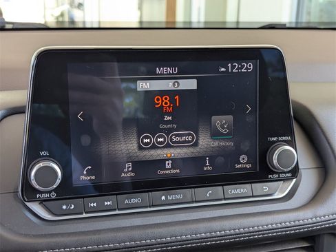 Used 2023 Nissan Rogue SV image 25