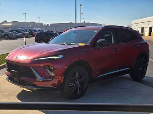 Used 2024 Buick Envision Sport Touring image 3