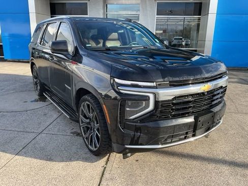 Used 2025 Chevrolet Tahoe LS image 2